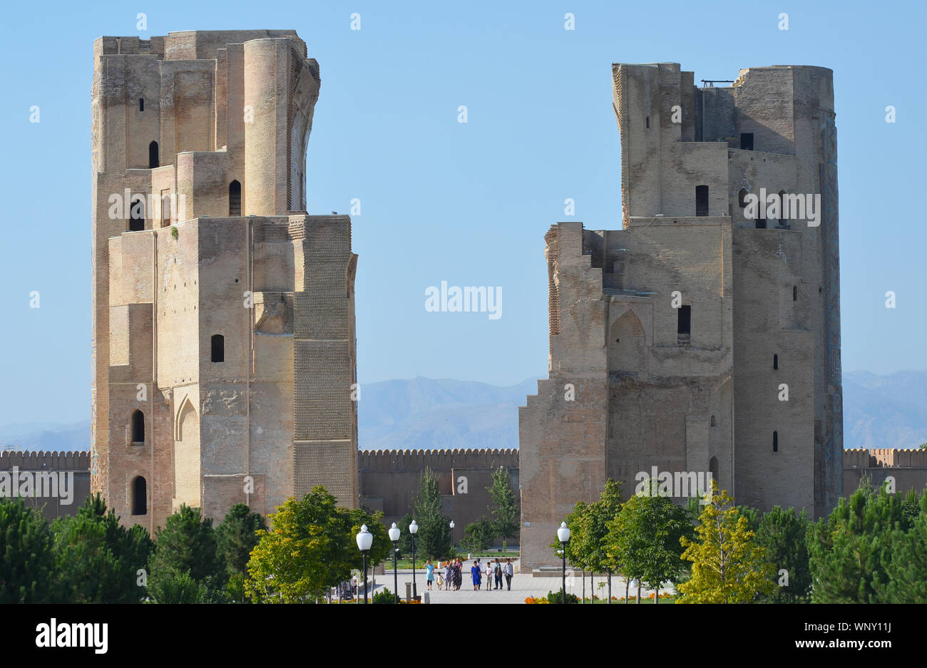 Gateway non ripristinati resti dell antica Tamerlanes Ak-Saray palace a Shakhrisabz, Uzbekistan meridionale Foto Stock