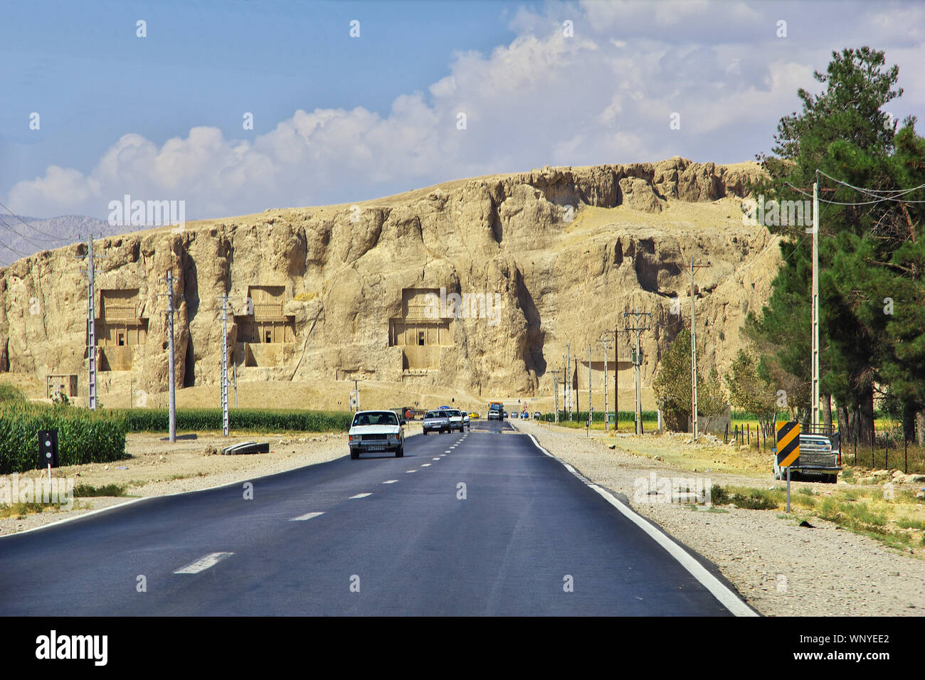 Persepolis / Iran - 30 SET 2012: Nagsh-e Rostam tomba e la necropoli di Persepolis, Iran Foto Stock