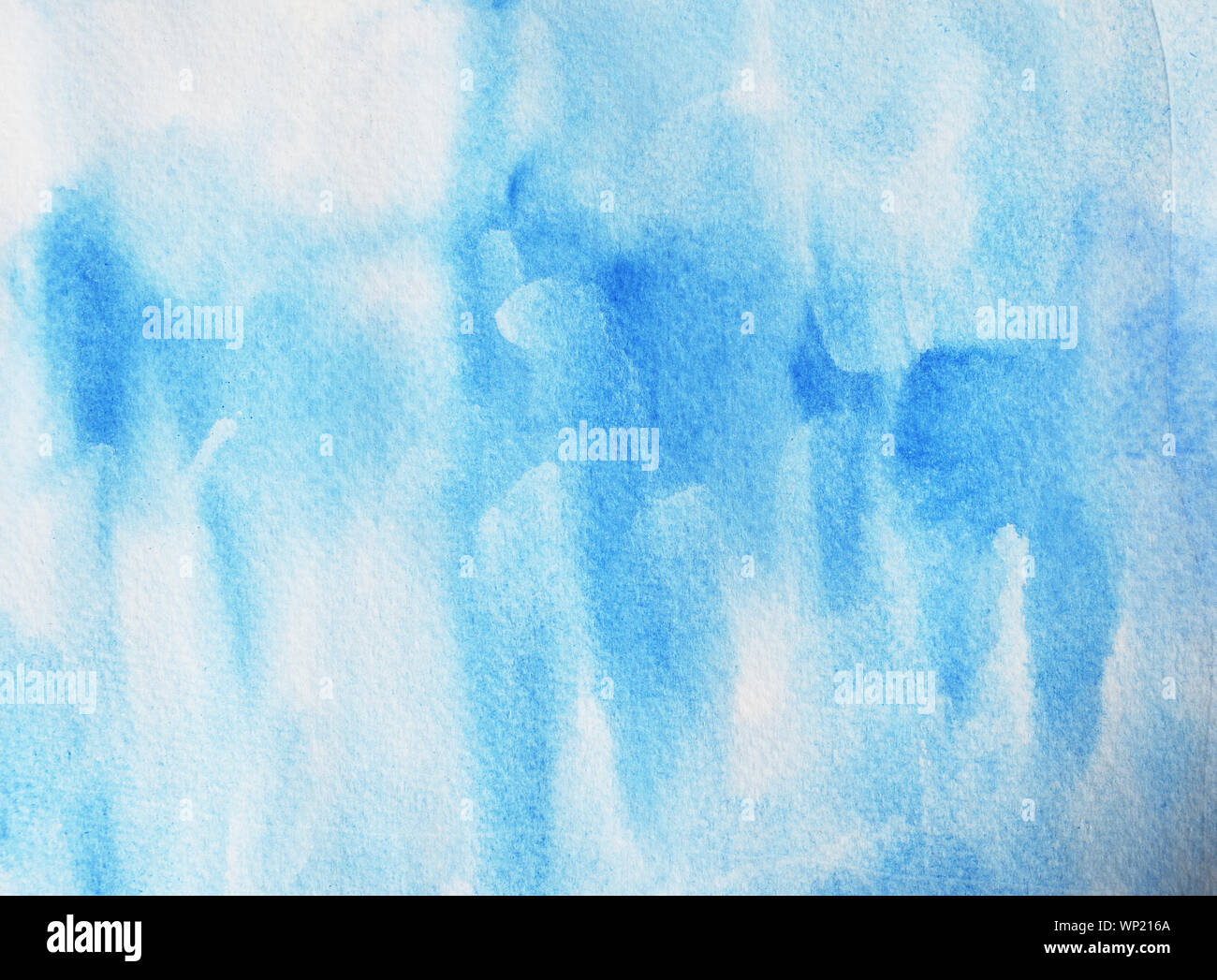 Macchie blu del flusso sulla superficie bianca , polo ghiacciaio , sfondo luminoso e illustrazione astratta mano ad acquerello disegnare su carta Foto Stock