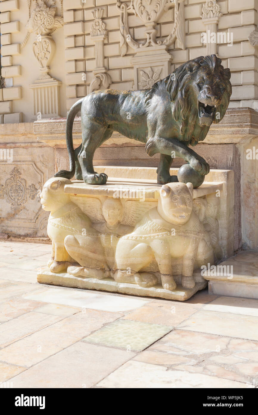 Lion scultura, Golestan Palace, Teheran, Iran Foto Stock