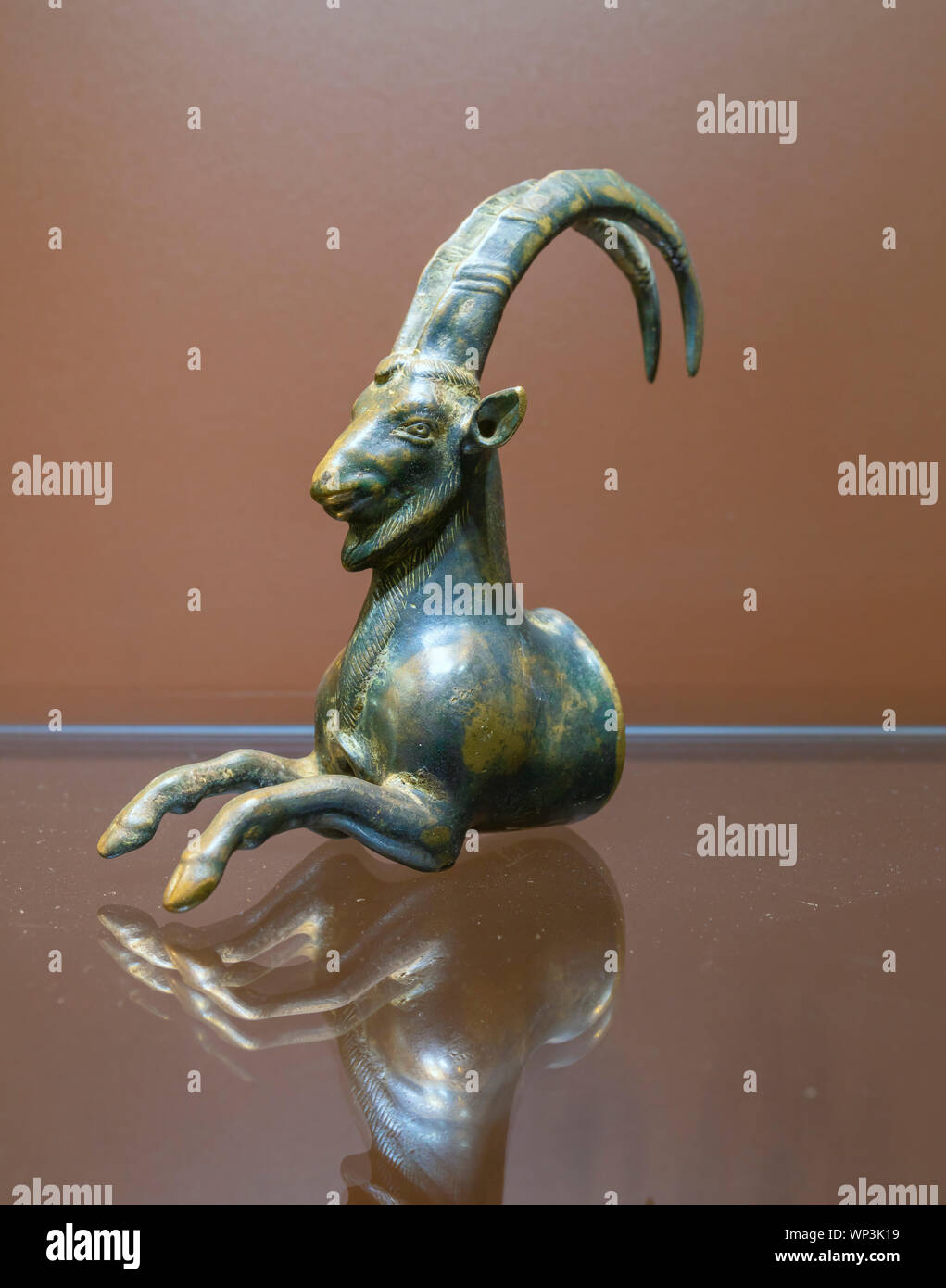 Ibex busto, bronzo del V secolo A.C., Achemenide, Reza Abbasi Museum, Teheran, Iran Foto Stock