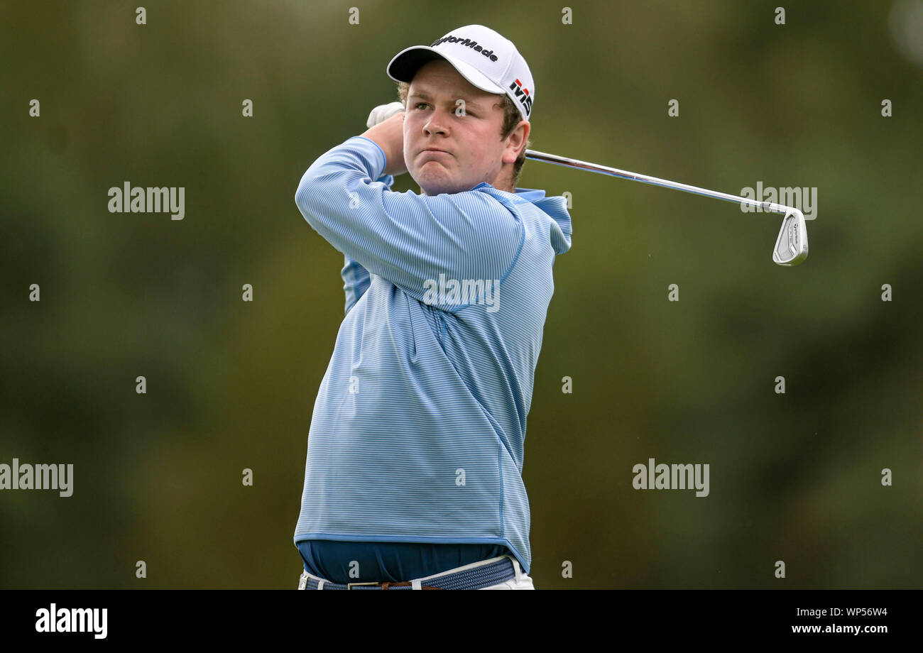 07 settembre 2019, Bassa Sassonia, Winsen (Luhe): Golf: Tour Europeo - European PGA Championship, single, uomini, 3° round. Robert Macintyre dalla Scozia ha colpito una palla. Foto: Axel Heimken/dpa Foto Stock