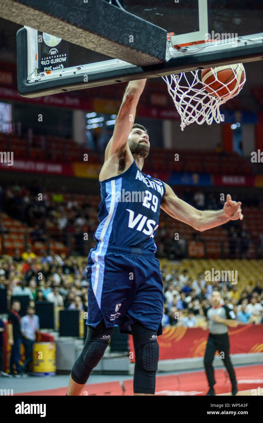 Patricio Garino (Argentina) dunking contro la Nigeria. Pallacanestro FIBA World Cup Cina 2019. Primo Round Foto Stock