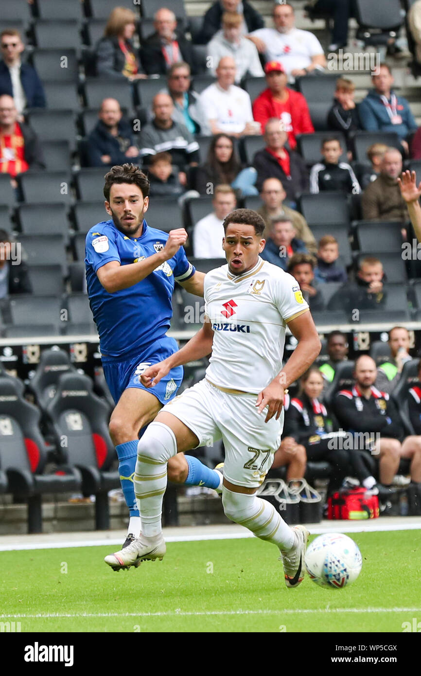 Milton Keynes, Regno Unito. 7 Sep, 2019. MK Dons Sam Nombe durante la scommessa del Cielo lega 1 corrispondenza tra MK Dons e AFC Wimbledon Stadium MK, Milton Keynes sabato 7 settembre 2019. (Credit: John Cripps | MI News) solo uso editoriale, è richiesta una licenza per uso commerciale. La fotografia può essere utilizzata solo per il giornale e/o rivista scopi editoriali: Credito MI News & Sport /Alamy Live News Foto Stock