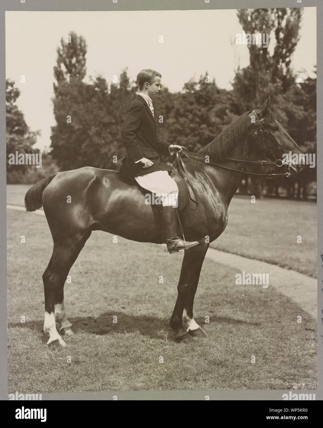 Kermit Roosevelt, full-length, a cavallo, Profilo destro Foto Stock