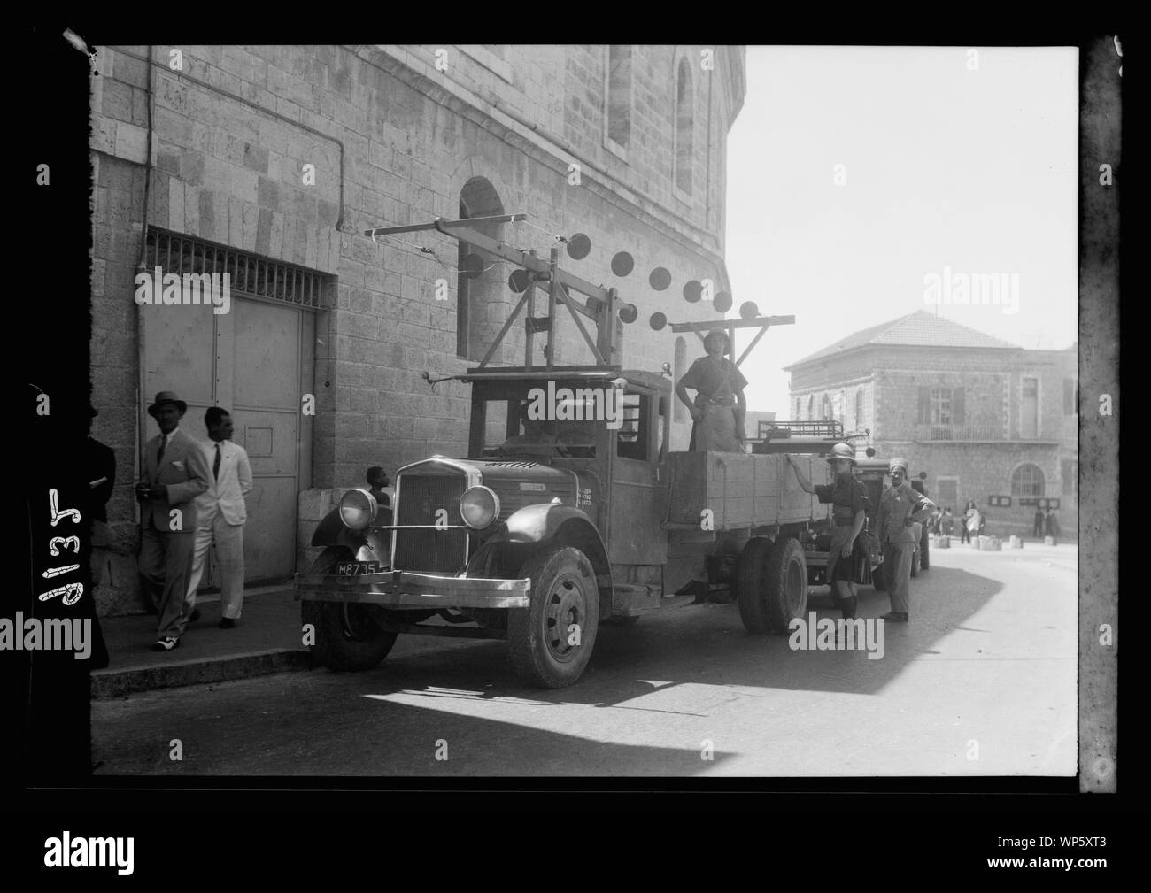 Compleanno del Re celebrazione. Army truck montato con radio apparecchio di ricezione Foto Stock