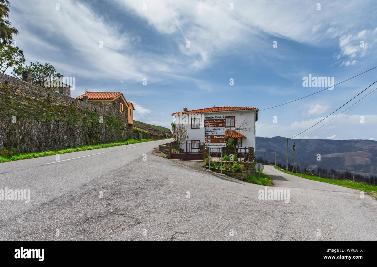 Vista tranquilla nella campagna portoghese Foto Stock