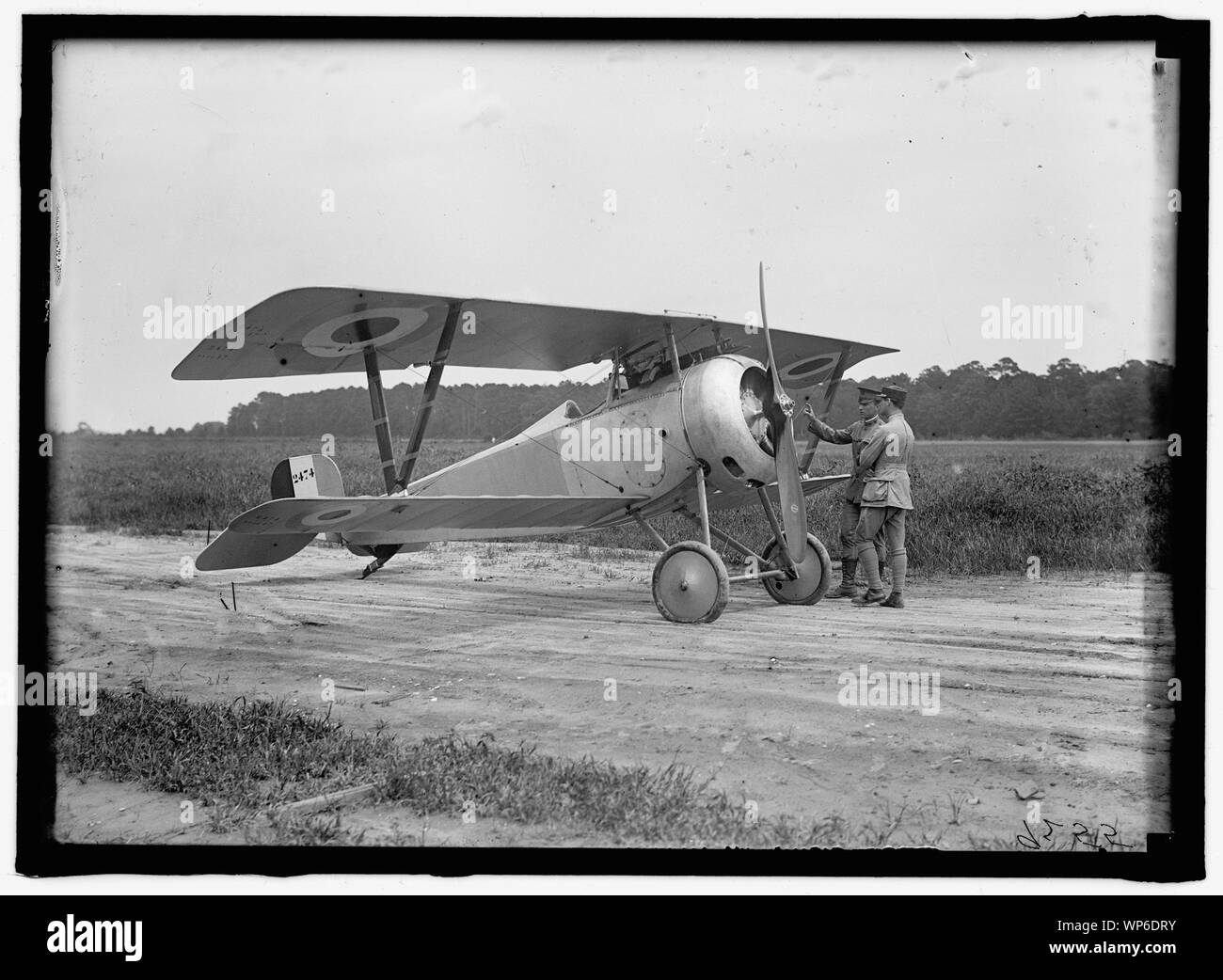 LANGLEY FIELD, VA. Il francese NIEUPORT PIANO, tipo 17, con lt., E. LeMAITRE ha E CAPT. J.C. BARTOLF Foto Stock