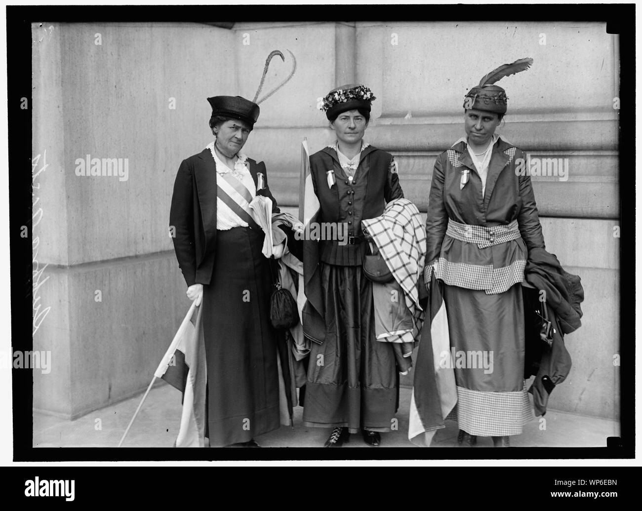 L'AMERICA LATINA. Latino-americani. Gruppo non identificato, GLI UOMINI E LE DONNE DI PASSAGGI DI STATO DEPT. Foto Stock