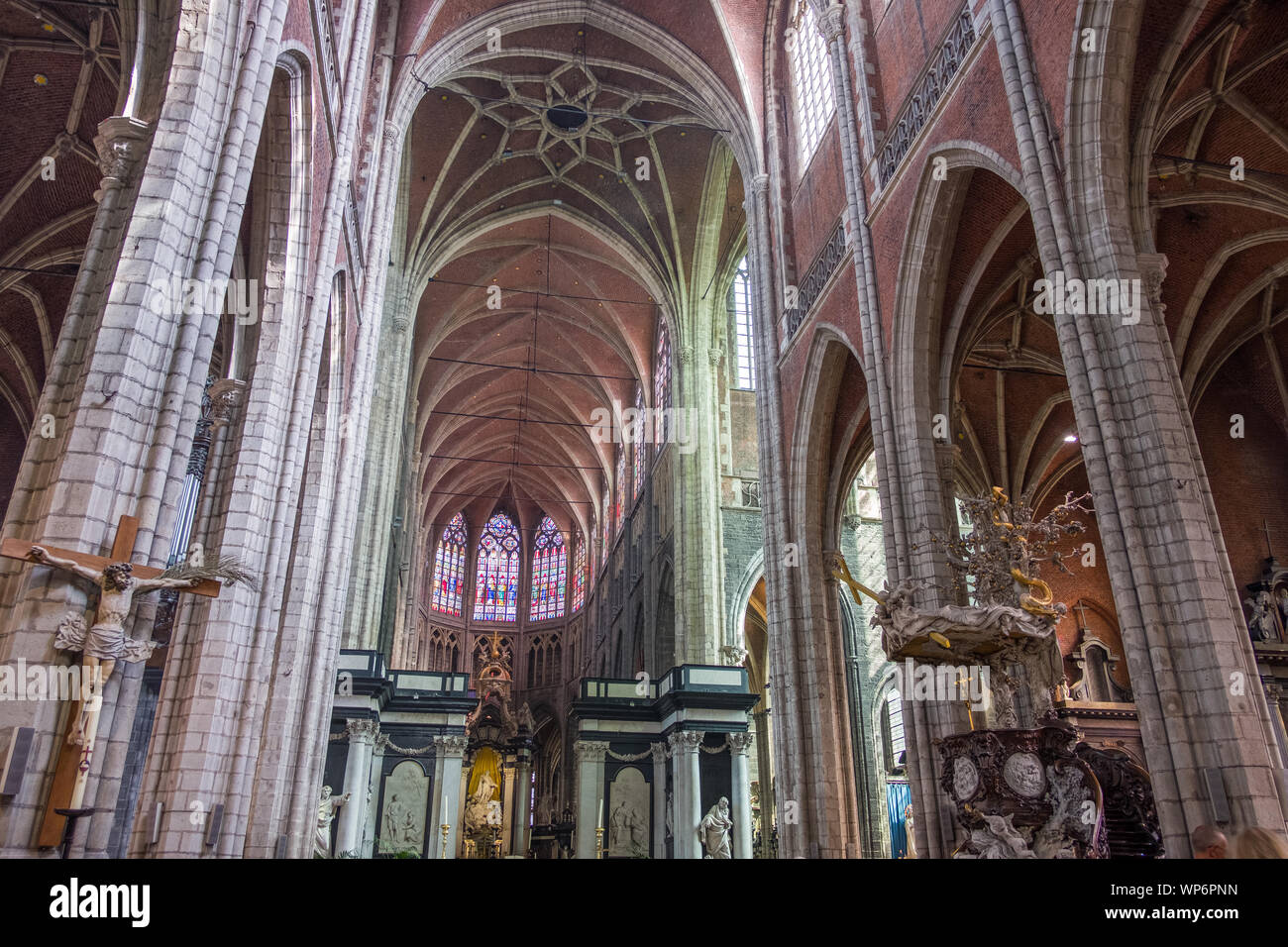 Interno gotico della cattedrale di San Bavone. Il centro storico di Gand, Regione fiamminga, Belgio, UE. Foto Stock