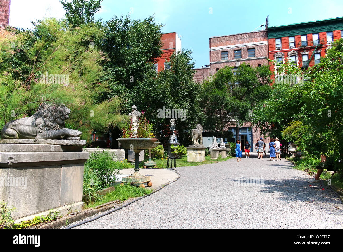 Elizabeth Street giardino, una amata scultura-riempito enclave della comunità che esisteva sin dal 1991, la città dopo il voto del Consiglio nel 2019 è stata slated per essere Foto Stock