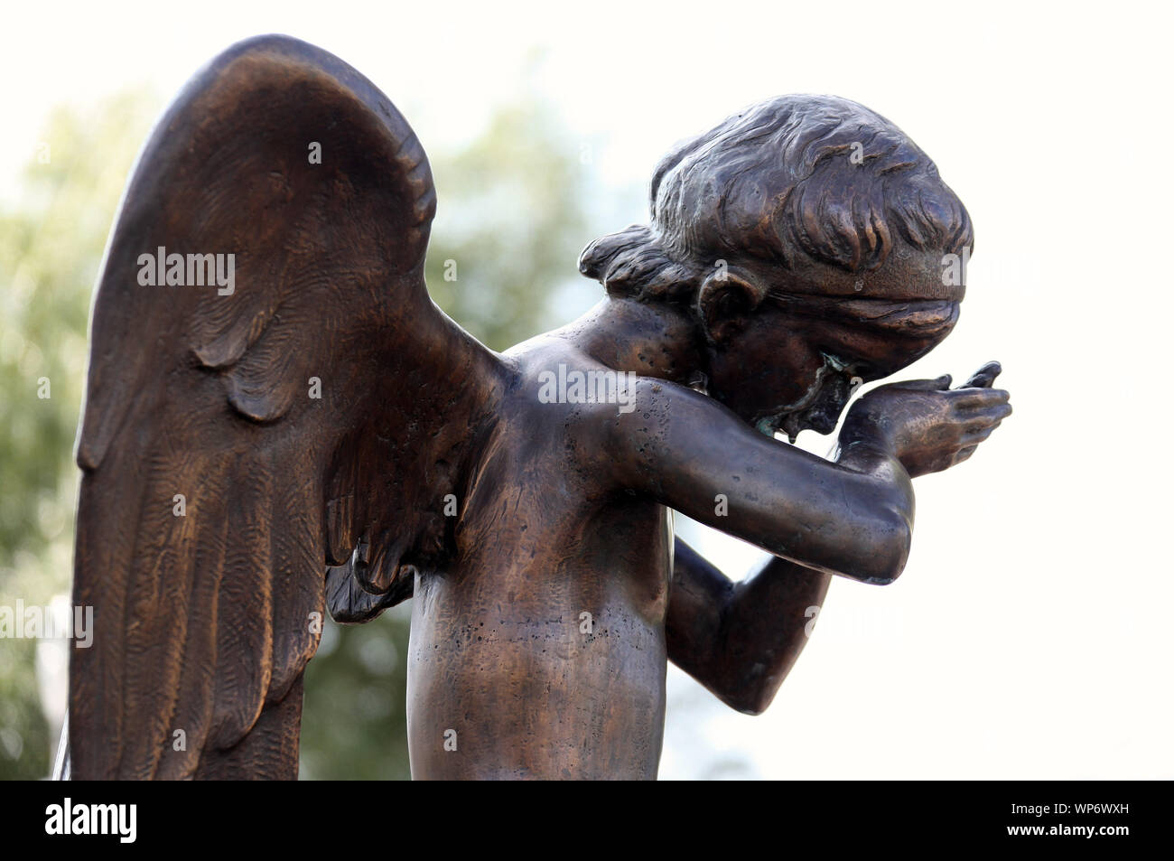 Il pianto Angelo statua sull isola di lacrime di Minsk Foto Stock