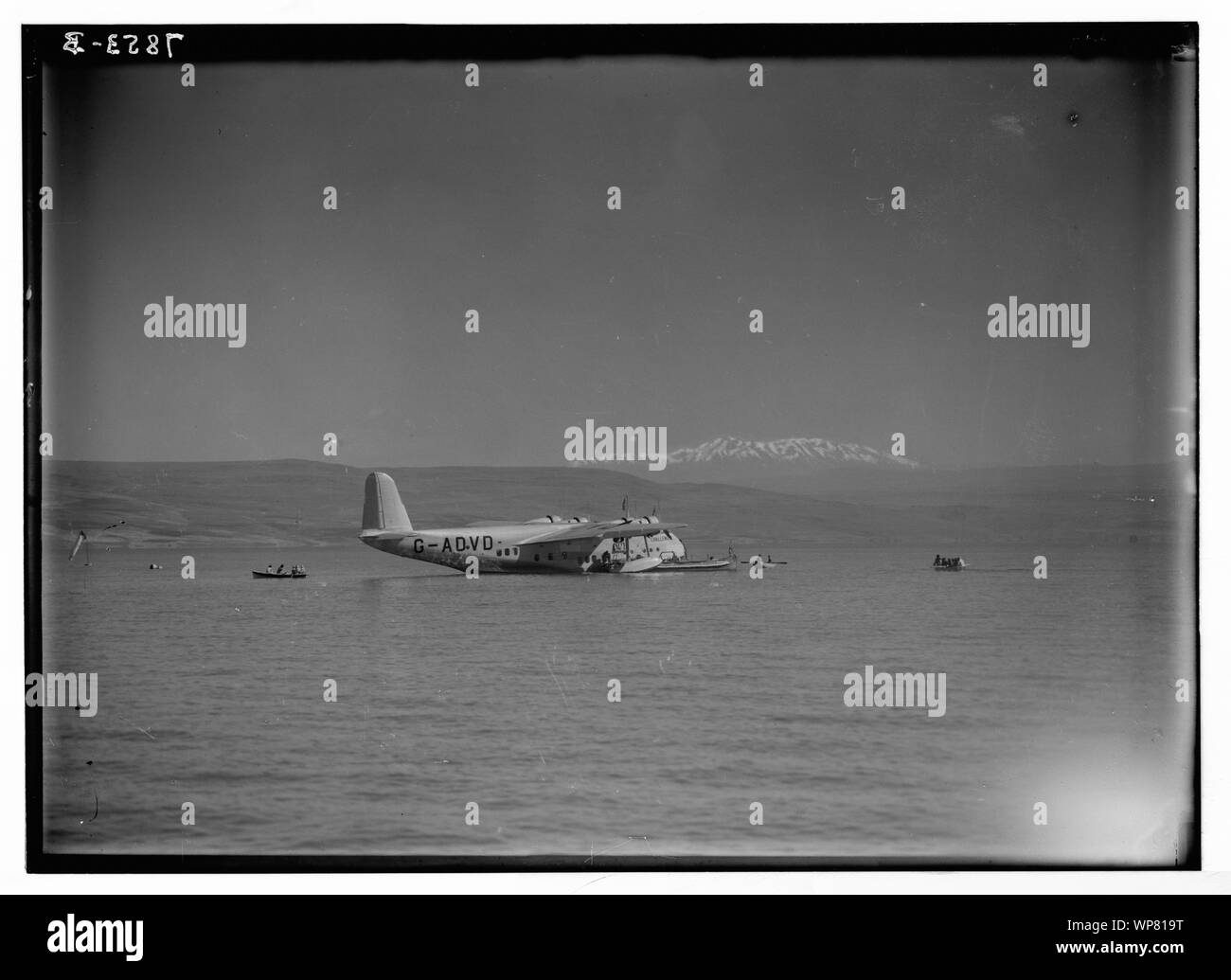 Lido, flying boat Clio. Flying Boat Clio sul lago con snow-capped Hermon Foto Stock