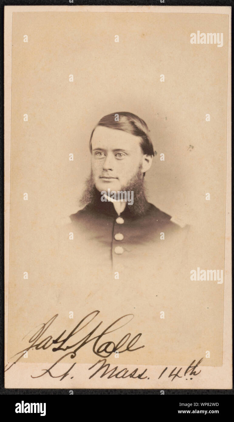 Il tenente James L. Hall di Co. L, 1a Massachusetts artiglieria pesante reggimento in uniforme / R.W. Addis, fotografo, 308 Penna. Avenue, Washington, D.C. Foto Stock