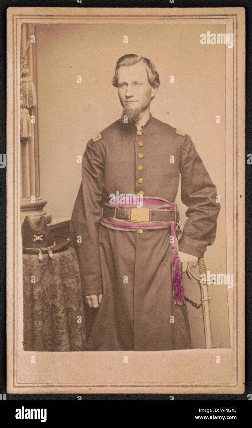 Il Tenente Giuseppe F. Cline di Batty. H, 6 Pennsylvania artiglieria pesante reggimento in uniforme] / Johnson's Galleria Nazionale, n. 12 Spazio di mercato, Pa. Ave., Washington, D.C. Foto Stock