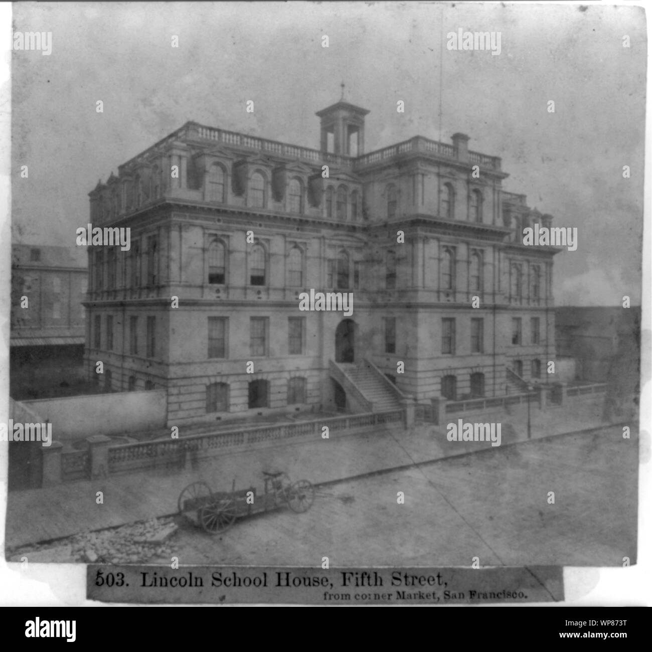 Scuola di Lincoln House, quinta strada, dall'angolo del mercato, San Francisco Foto Stock