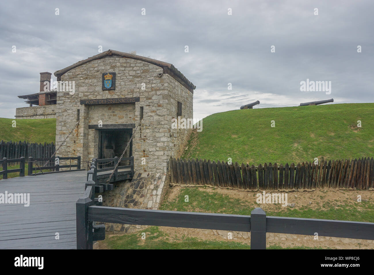 Porter, New York, Stati Uniti d'America: Porte des cinq unite (gate del Cinque Nazioni), l'ingresso di Fort Niagara, chiamato in onore del le quali la Confederazione Irochese. Foto Stock