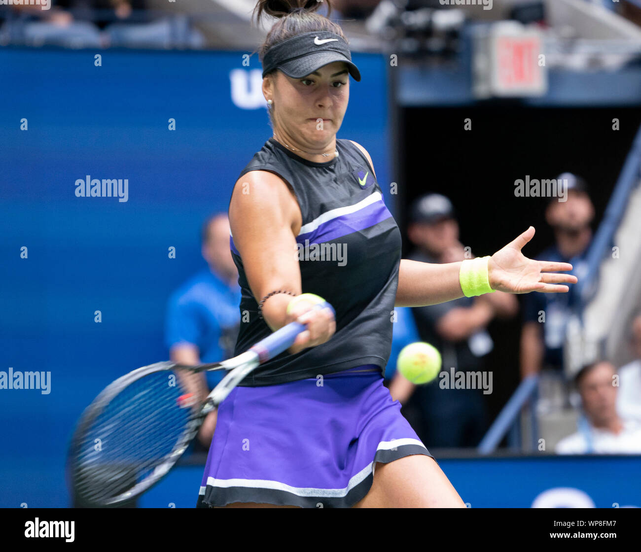 Lavaggio, Queens, NY, STATI UNITI D'AMERICA. 7 Sep, 2019. Bianca Andreescu (CAN) sconfitte Serena Williams (USA) 6-3, 7-5, all'US Open suonata in Billie Jean King National Tennis Center in Flushing, Queens, a New York. © Jo Becktold/CSM/Alamy Live News Foto Stock