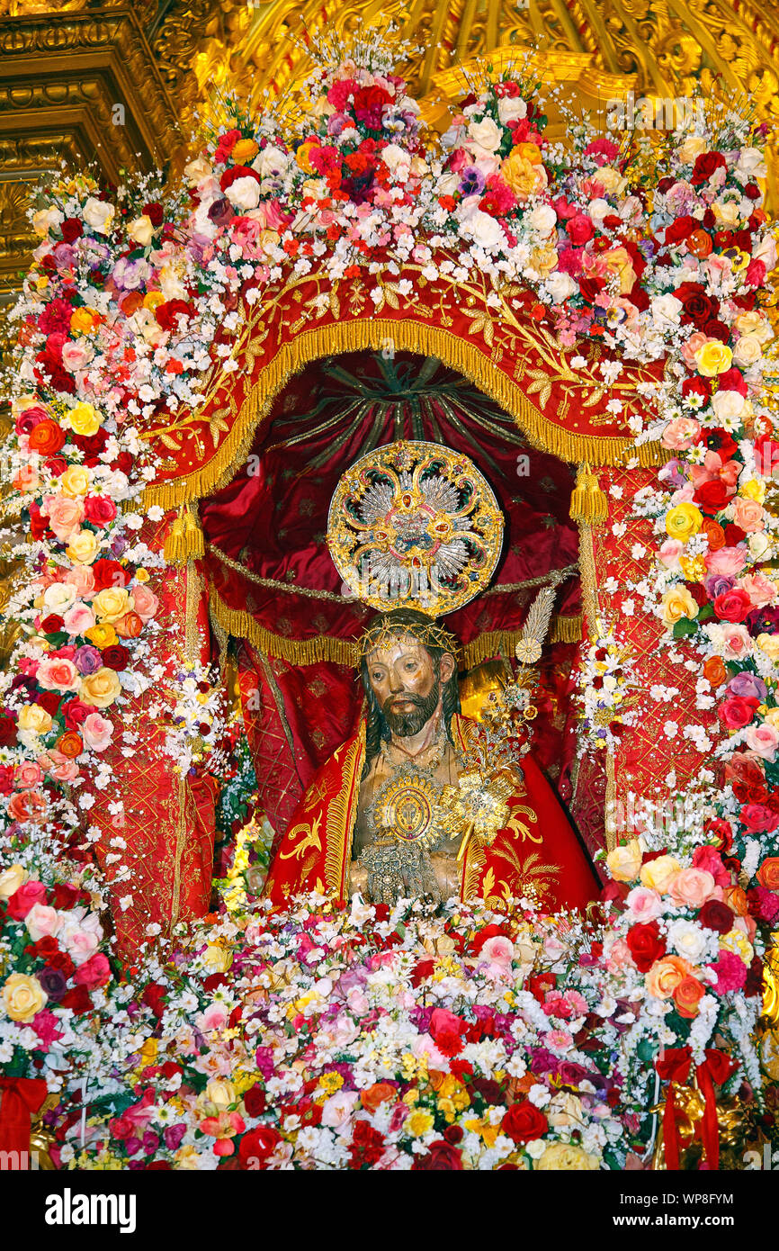 L'immagine di Senhor Santo Cristo dos Milagres (Nostro Signore Santo Cristo dei Miracoli) durante i festeggiamenti in Ponta Delgada, isole Azzorre, Portogallo. Foto Stock