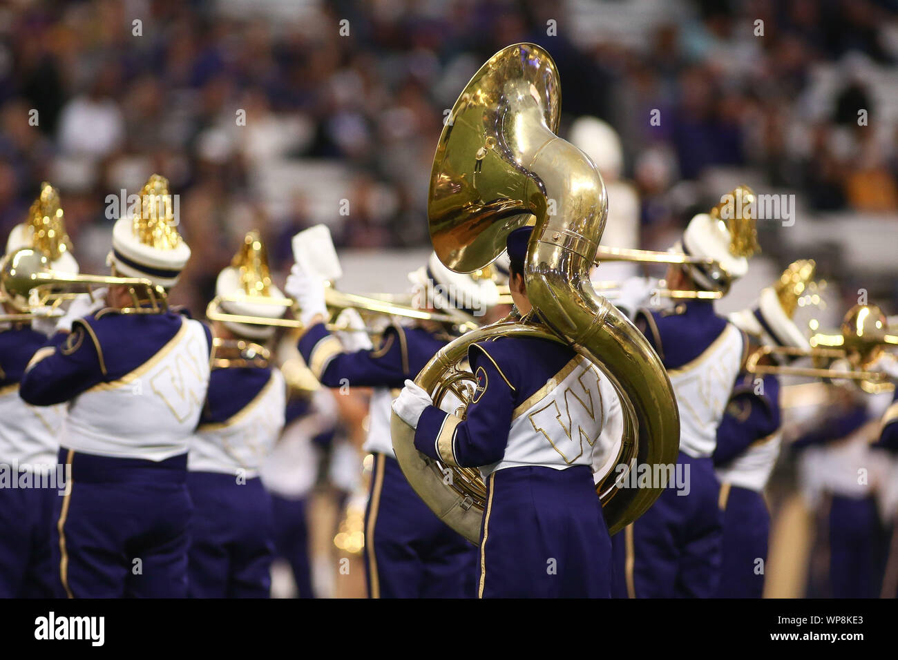 Seattle, WA, Stati Uniti d'America. 7 Sep, 2019. Membri del Washington Huskies marching band eseguire prima un gioco tra la California Golden Bears e Washington Huskies in Alaska Airlines campo presso Husky Stadium di Seattle, WA. Sean marrone/CSM/Alamy Live News Foto Stock