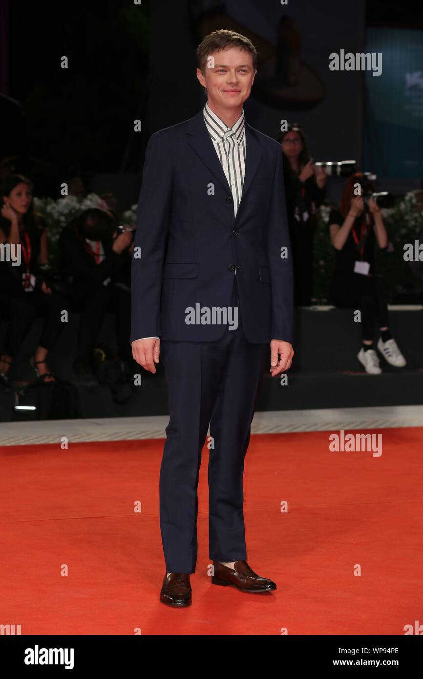 Venezia, Italia - 05 settembre: Dane DeHaan passeggiate il tappeto rosso del 'ZeroZeroZero' lo screening durante il 76° Festival del Cinema di Venezia presso la Sala Grande su Foto Stock