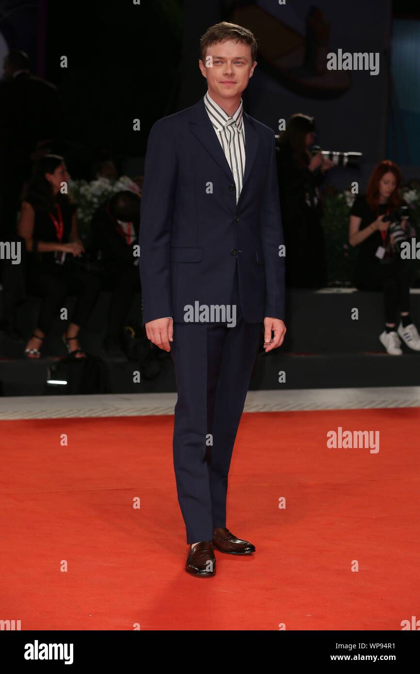 Venezia, Italia - 05 settembre: Dane DeHaan passeggiate il tappeto rosso del 'ZeroZeroZero' lo screening durante il 76° Festival del Cinema di Venezia presso la Sala Grande su Foto Stock