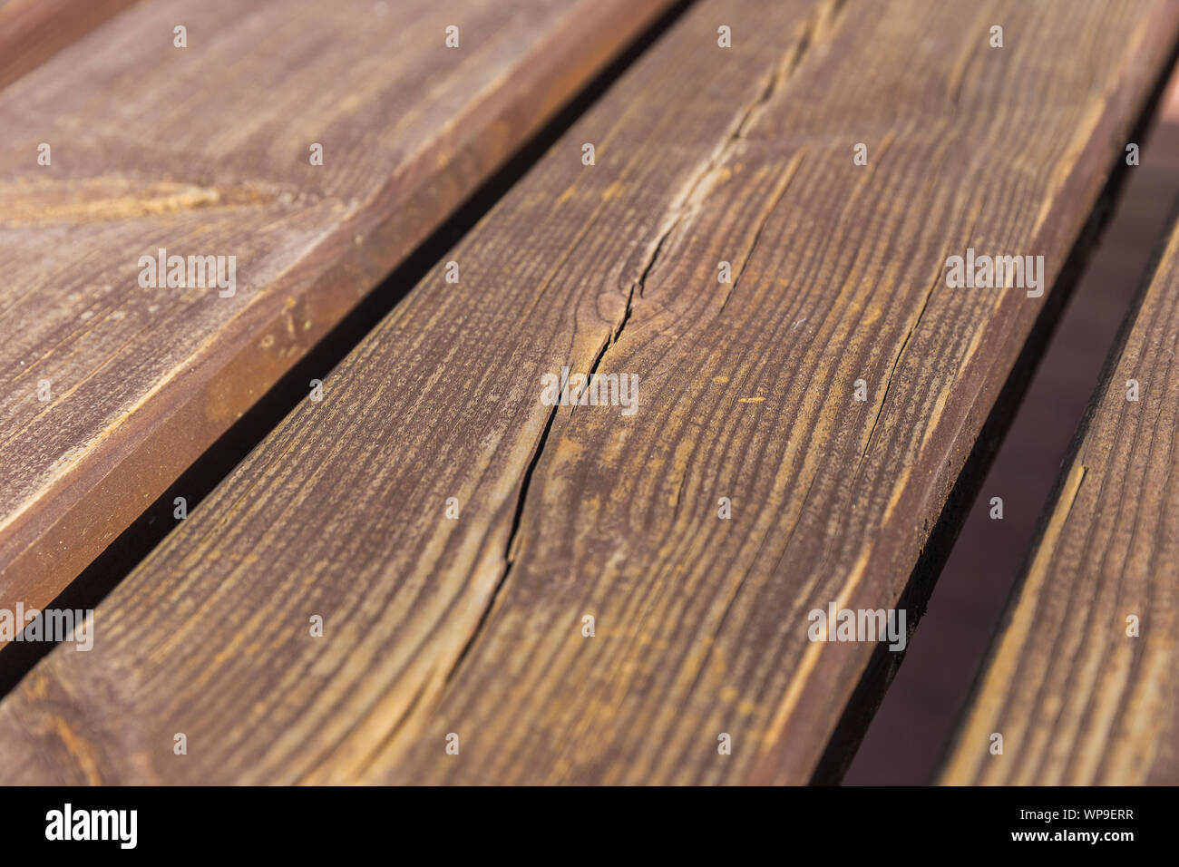 La trama di una tavola di legno su un banco di lavoro Foto Stock