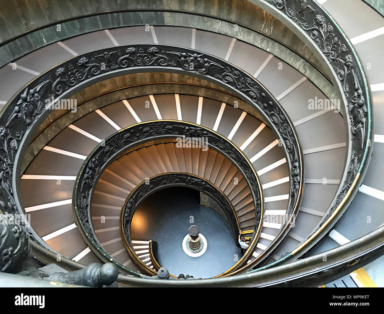 Rapporto Aureo scala all'interno del Vaticano, Roma. Foto Stock