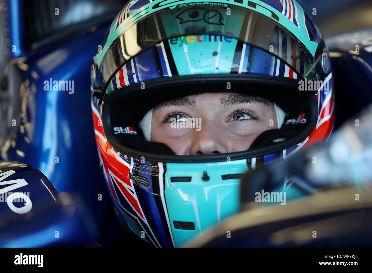 Carlin Motorsport Racing's Billy Monger durante le qualifiche 2 del Euroformula aprire a Silverstone, Towcester. Foto Stock