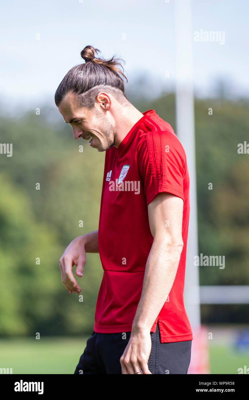 Hensol, Wales, Regno Unito. 08 Sep, 2019. Hensol, Wales, Regno Unito. 8. settembre 2019. Gareth balla durante il Galles squadra nazionale di allenamento in vista della gara amichevole contro la Bielorussia. Credito: Mark Hawkins/Alamy Live News Foto Stock