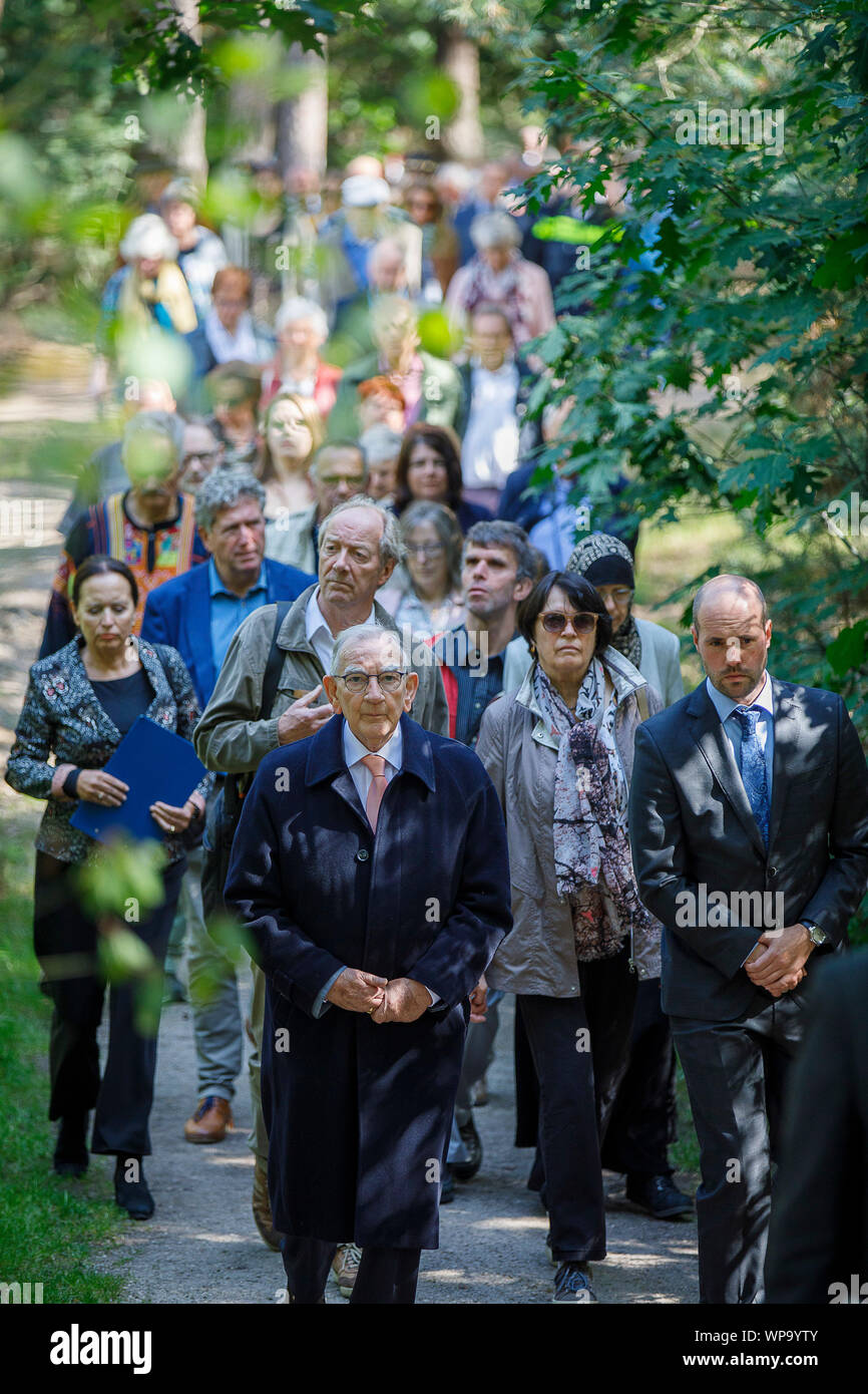 Vught, Paesi Bassi. 08 Sep, 2019. VUGHT, il ricordo del settantacinquesimo anniversario della liberazione Camp Vught, 08-09-2019. Silent marzo prima della cerimonia di commemorazione Credito: Pro scatti/Alamy Live News Foto Stock