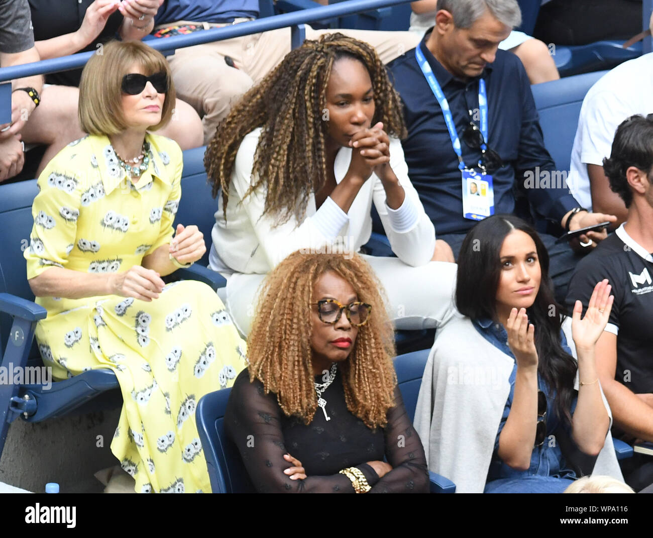 New York, NY, STATI UNITI D'AMERICA. 7 Sep, 2019. Anna Wintour, Venus Williams, Oracene Prezzo, Meghan Markle, duchessa di Sussex guarda le donne singoli Finals match tra Serena Williams vs Bianca Andressscu sulla Arthur Ashe Stadium durante il 2019 US Open Tennis Tournament al USTA Billie Jean King National Tennis Center il 7 settembre 2019 nel lavaggio, Queens, a New York City, Credito: John Palmer/media/punzone Alamy Live News Foto Stock