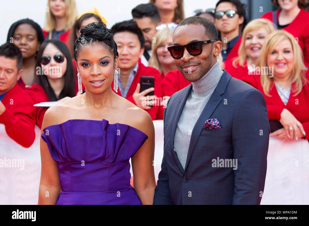 Susan Kelechi Watson e suo marito Jaime Lincoln Smith frequentando il 'una bella giornata nel quartiere' premiere durante la quarantaquattresima Toronto International Film Festival al Roy Thomson Hall il 7 settembre 2019 a Toronto in Canada. Foto Stock