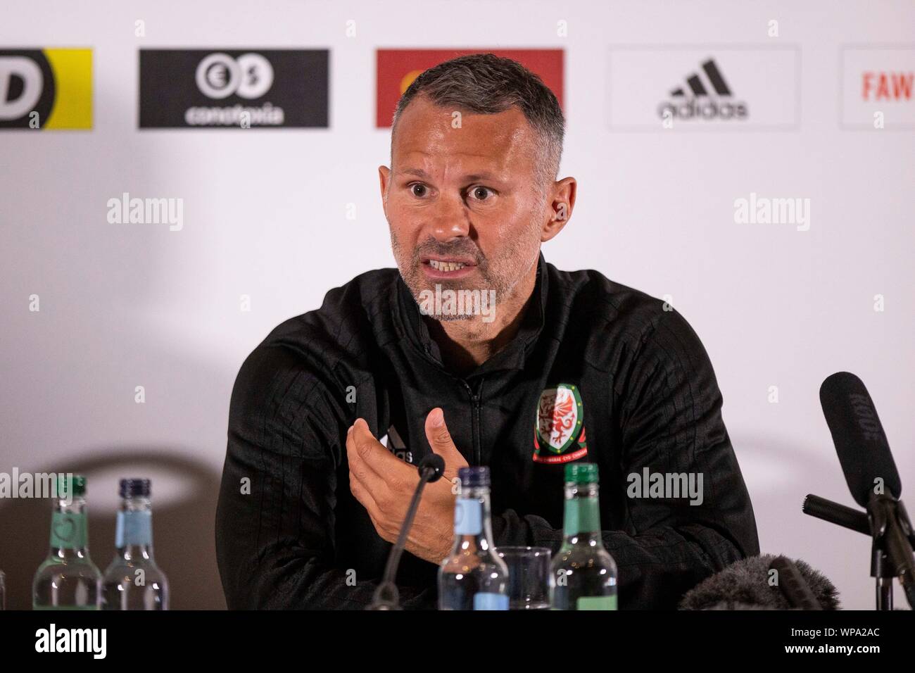 Hensol, Wales, Regno Unito. 8. settembre 2019. Wales national team manager Ryan vedi figg. *** durante una conferenza stampa in vista di una partita amichevole contro la Bielorussia. Credito: Mark Hawkins/Alamy Live News Foto Stock