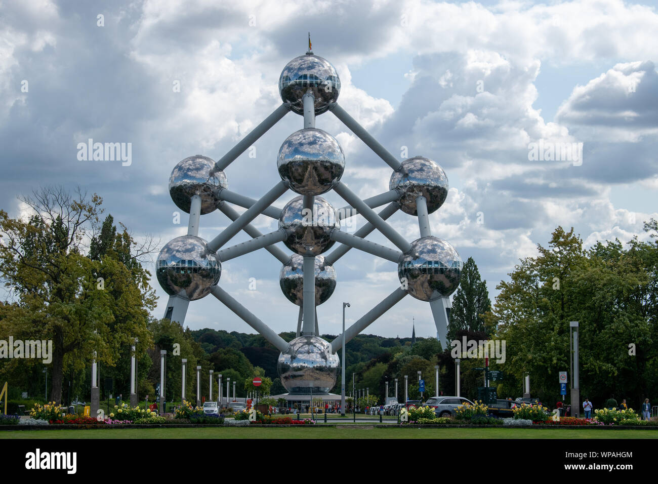 L'Atomium, costruito per l'Expo 58 World Exposition, è uno dei più famosi punti di riferimento di Bruxelles, la capitale del Belgio. Foto Stock