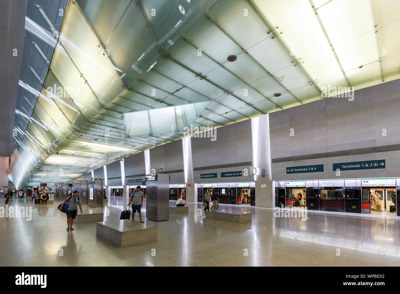 Singapore - Gennaio 29, 2018: La stazione della metropolitana al Changi Airport (SIN) di Singapore. Foto Stock