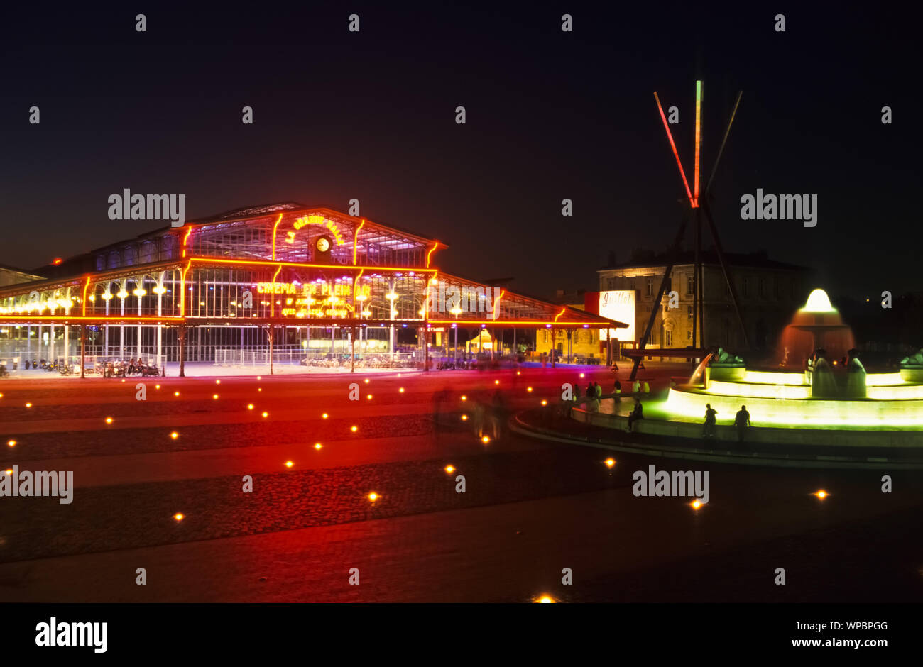 Der Parc de la Villette ist der größte Park und die zweitgrößte Grünfläche von Paris. Er liegt im 19. Arrondissement und wird vom Canal de l'Ourcq dur Foto Stock