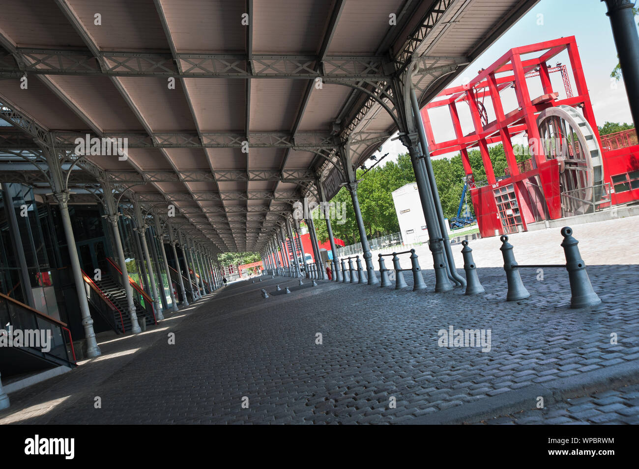 Paris, Parc de la Villette, La Grande Halle, ehemaliger Schlachthof, Jules de Mérindol 1867 Foto Stock