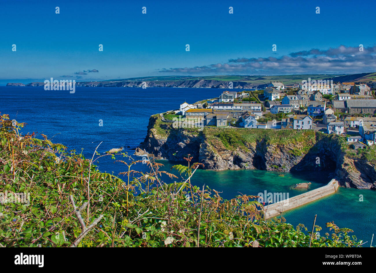 Il grazioso villaggio di pescatori di Port Isaac è diventata una grande attrazione turistica dopo essere stato in primo piano nella serie ITV 'Doc Martin' noto come porto Wenn Foto Stock
