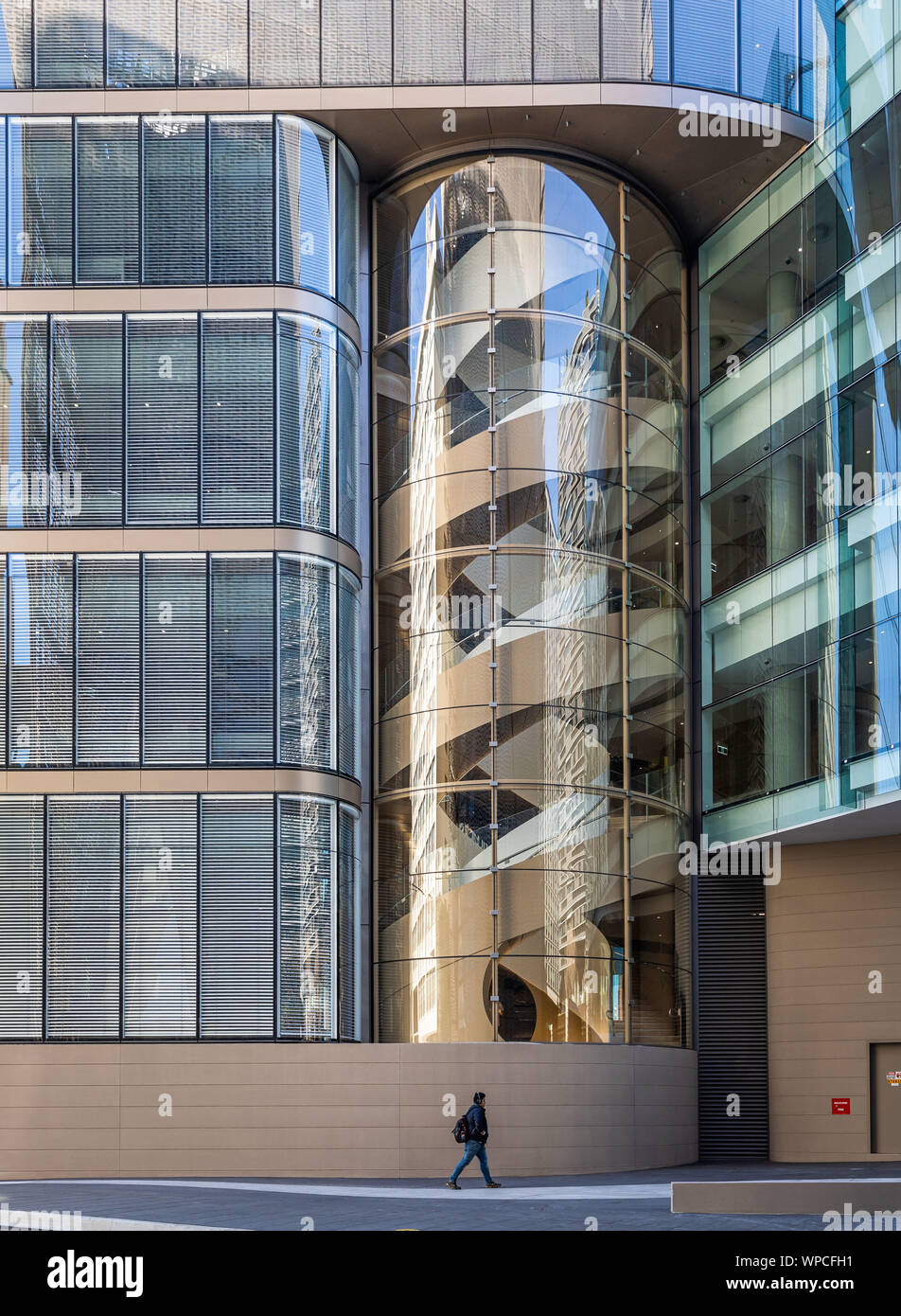 La University of Technology Sydney è di nuovo edificio 2 UTS centrale. Picture Show vista esterna dell'unico a doppia elica scala Foto Stock
