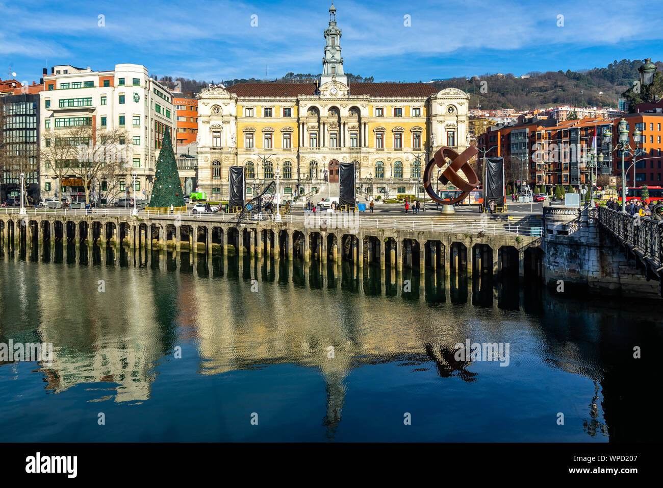 L'elegante edificio del Municipio di Bilbao edificata in stile eclettico alla fine del XIX secolo, Paesi Baschi Foto Stock