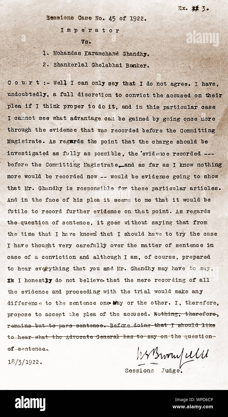 Procedura di documento di prova storica del Mahatma Gandhi firmato dal giudice Broomfield, India, Asia, Marzo 1922 Foto Stock