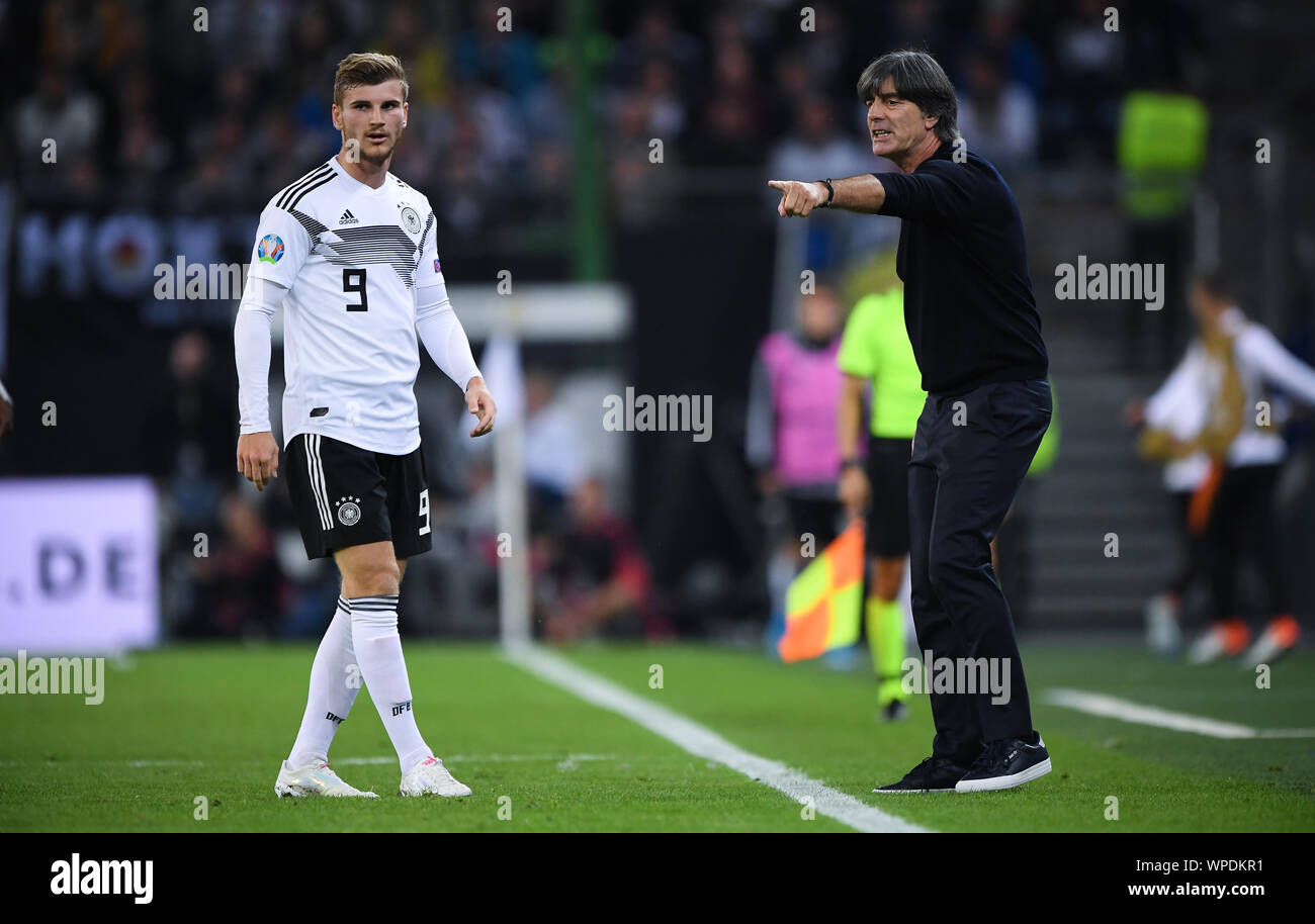 Amburgo, Deutschland. 06 Sep, 2019. Pulmann/Bundescoach Jogi Joachim Loew (Germania, r.) dà istruzioni al Timo Werner (Germania, l.). GES/Fussball/EM Qualifica: Germania - Paesi Bassi, 06.09.2019 Calcetto: Qualificazioni europee: vs Germania Paesi Bassi, ubicazione, 6 settembre, 2019 | Utilizzo di credito in tutto il mondo: dpa/Alamy Live News Foto Stock