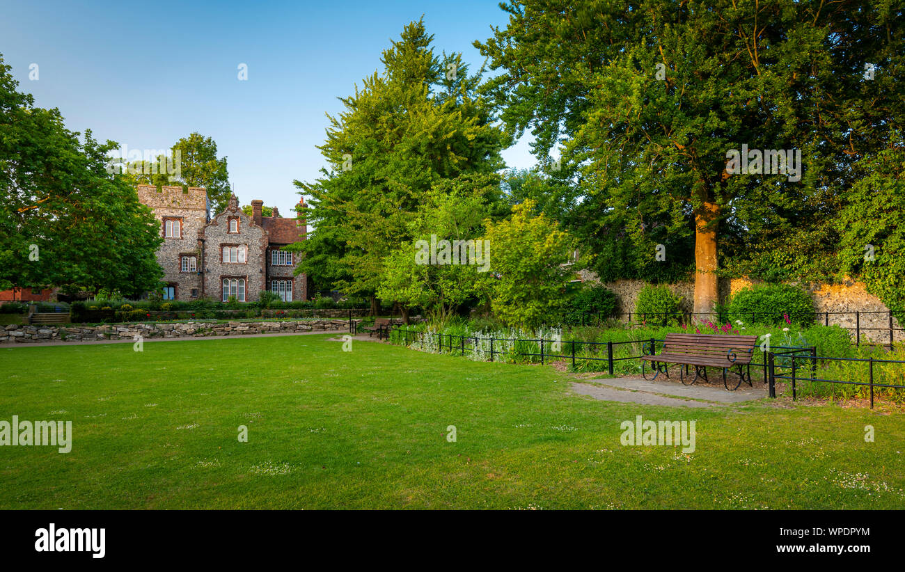 La Casa a Torre Westgate giardini; un grazioso parco pubblico in Canterbury Kent. Foto Stock