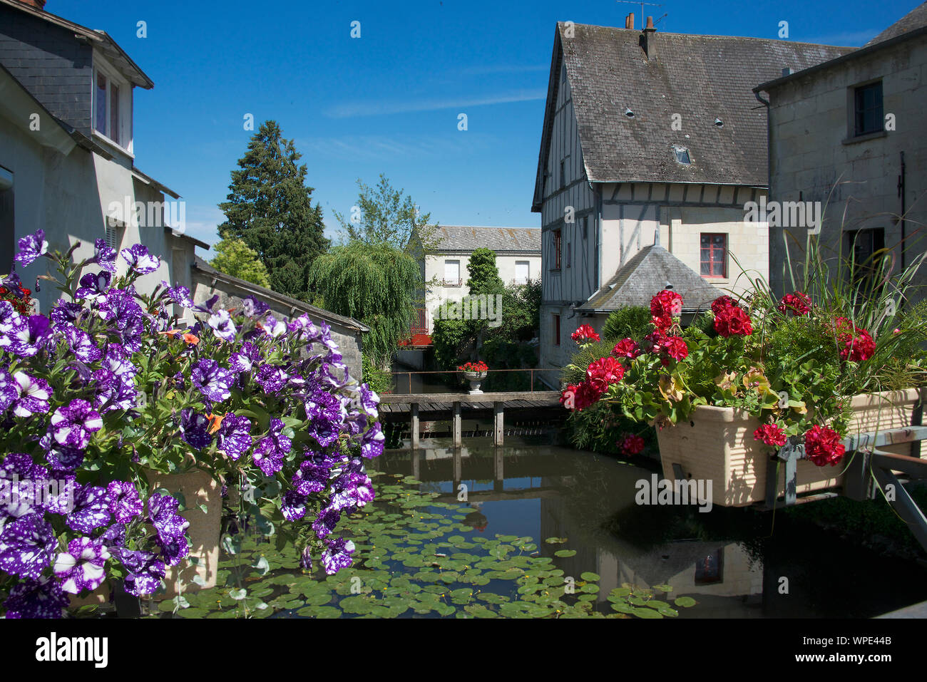 Canal town center Langeais Touraine Francia Foto Stock