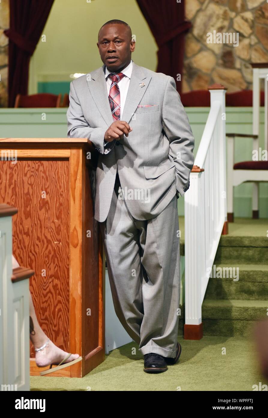 Le pianure, GA, Stati Uniti d'America. 8 Sep, 2019. Tony Lowden di presenze per Jimmy Carter insegna la scuola Domenica, Maranatha chiesa battista, pianure, GA 8 settembre 2019. Credito: Derek Storm/Everett raccolta/Alamy Live News Foto Stock