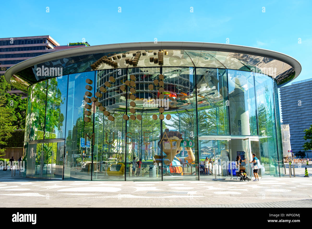 Tsim Sha Tsui, Hong Kong, Cina - 06 Settembre 2019: K11 Musea è un punto di vendita al dettaglio e arti complesso situato in Tsim Sha Tsui promenade frontale all'interno della Vi Foto Stock