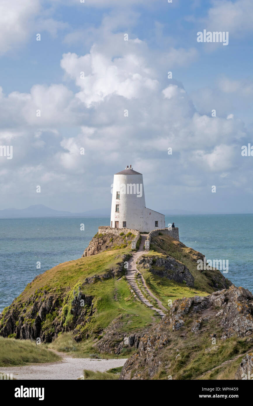 Tŵr Mawr faro sull isola di Llanddwyn, "Welsh;Ynys Llanddwyn', parte di Newborough Warren Riserva Naturale Nazionale, Anglesey, Galles del Nord, Regno Unito Foto Stock