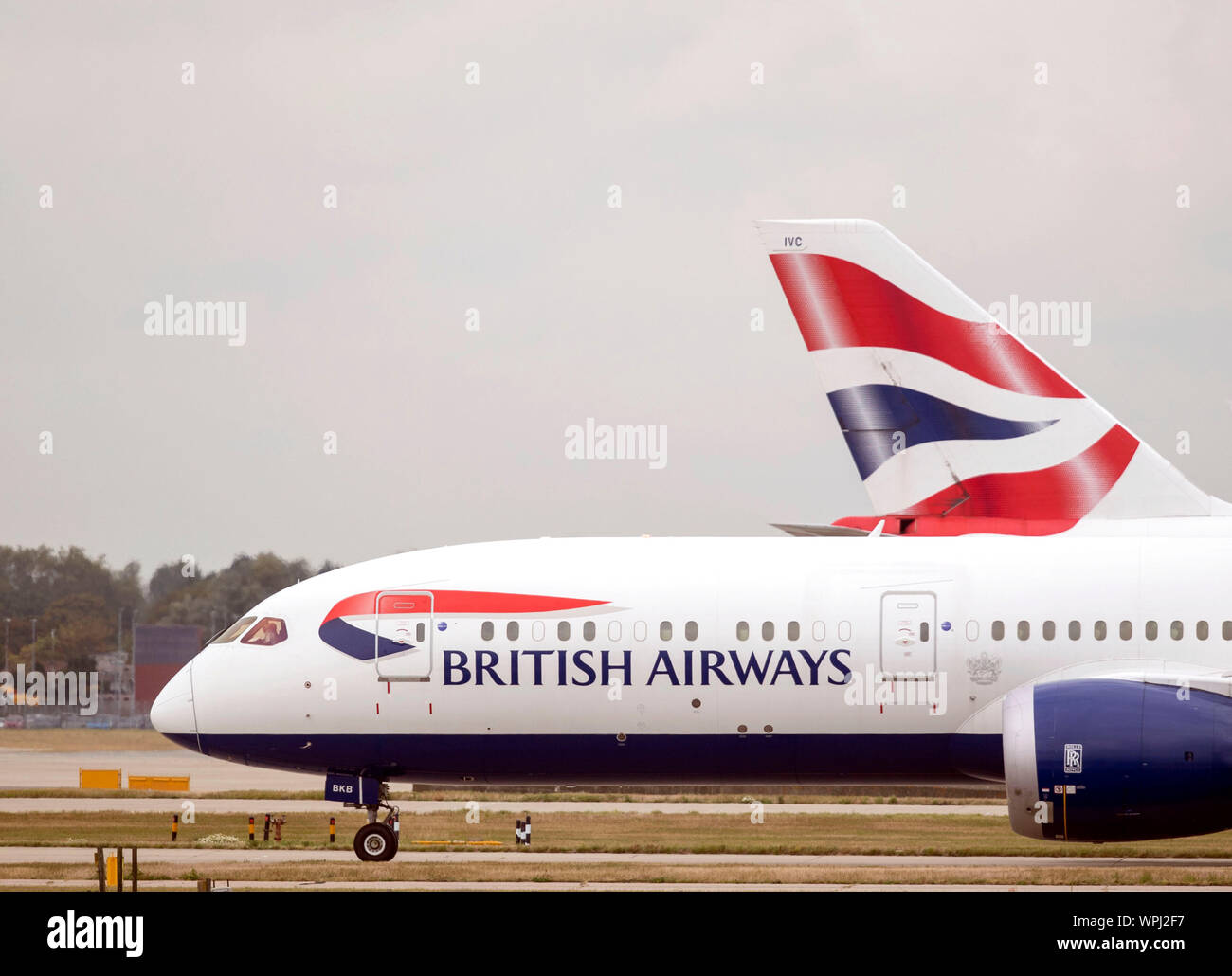 British Airways aerei al Terminal 5 dell'aeroporto di Heathrow di Londra, il giorno uno del primo-mai colpire da British Airways piloti. La 48 ore di camminata in una lunga controversia sulla retribuzione, storpio voli da lunedì, causando interruzioni di viaggio per decine di migliaia di passeggeri. Foto Stock