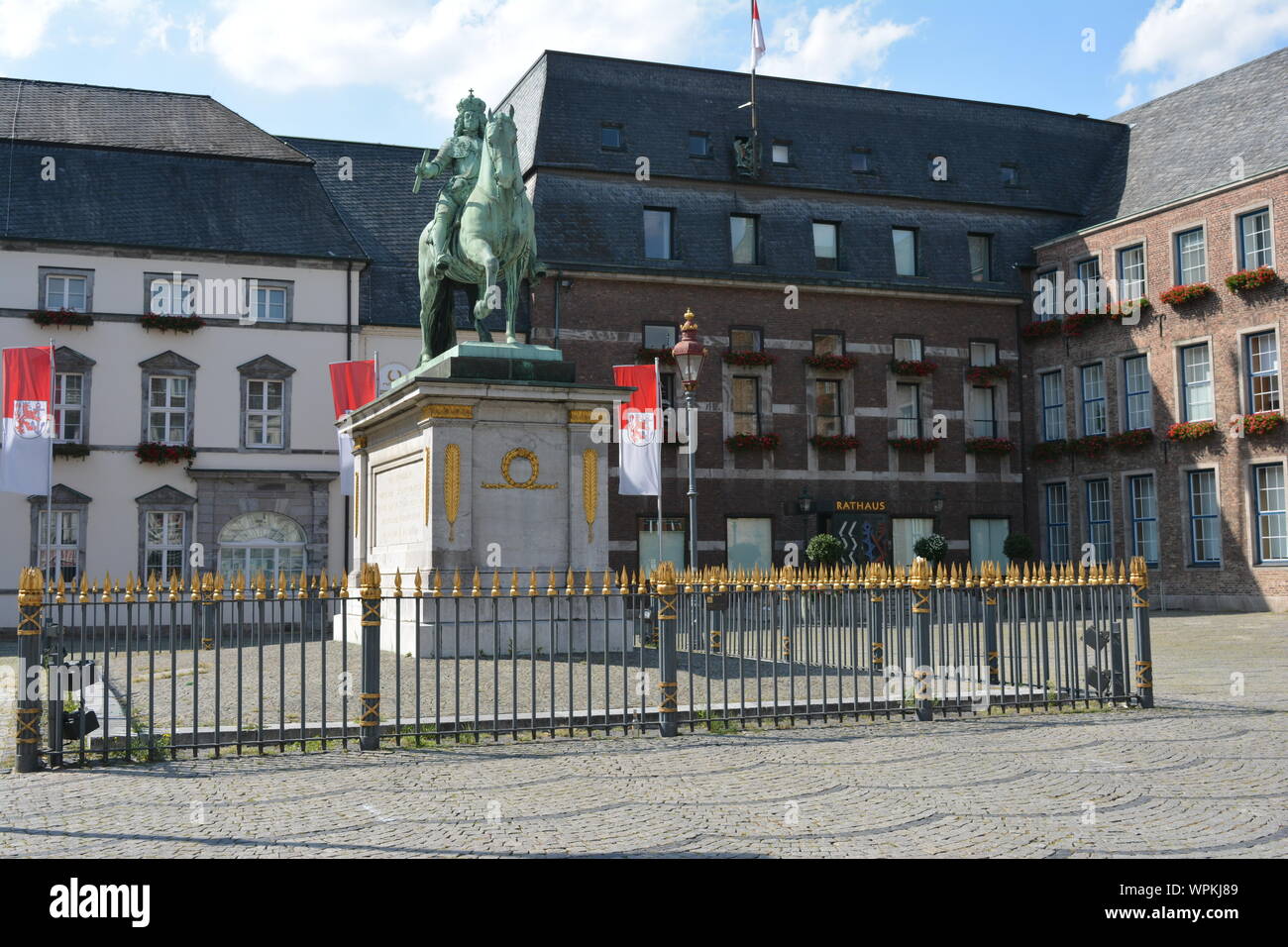 Jan Wellem monumento equestre nella città di Duesseldorf, Germania Foto Stock